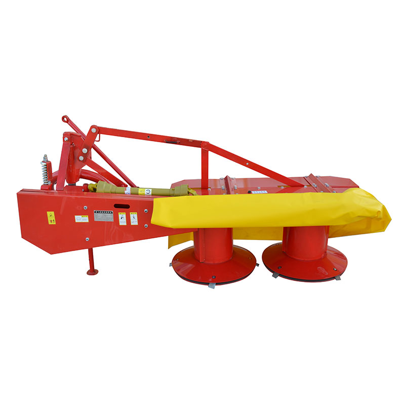 Traktor monteret plæneklipper